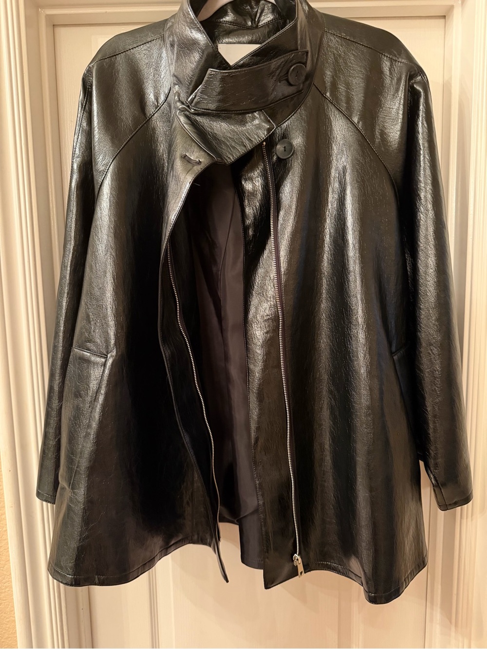 The Frankie Shop Black Patent Oversized Leather Jacket - Picture 11 of 11